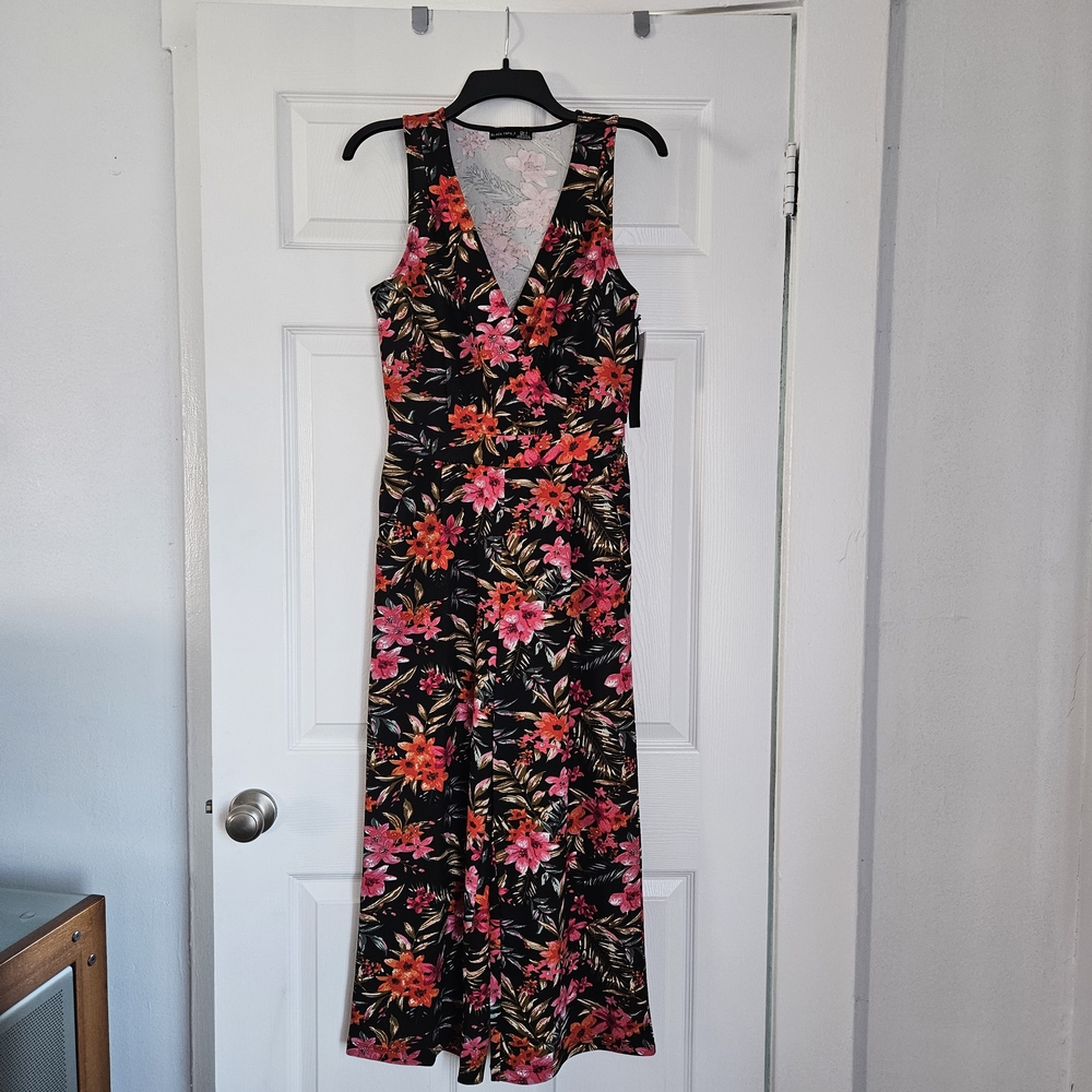 Black Tape_ Floral V-Neck Jumpsuit